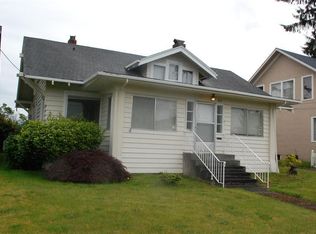 211 14th St, Raymond, WA 98577