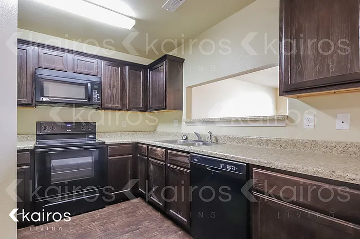 5001 Thomas St #B — Photo 6
