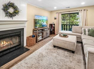 705 Thoreau Ct #705, Mahwah, NJ 07430