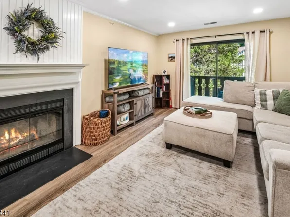 705 Thoreau Ct #705, Mahwah Twp., NJ 07430