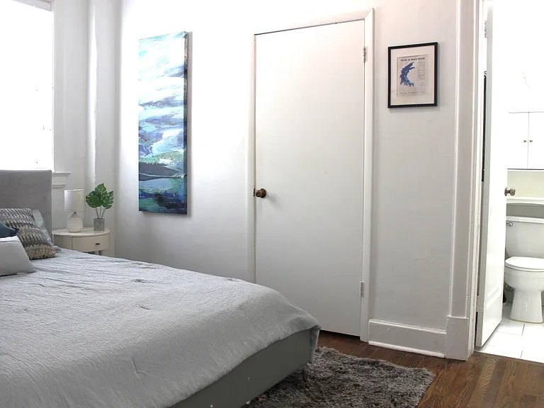 900 16th St #204 — Photo 9