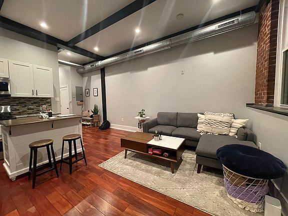 3rd image of 1025 E Montgomery Ave #4C