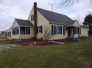 16761 Hickory Hills Rd, Sterling, IL 61081