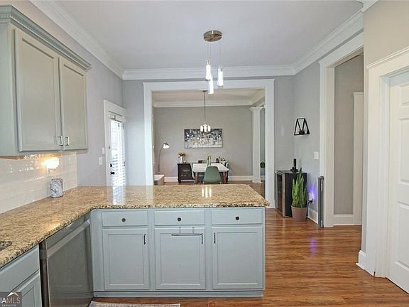 4th image of 1916 Timberwood Trce