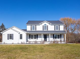 13735 Monarch Dr, South Lyon, MI