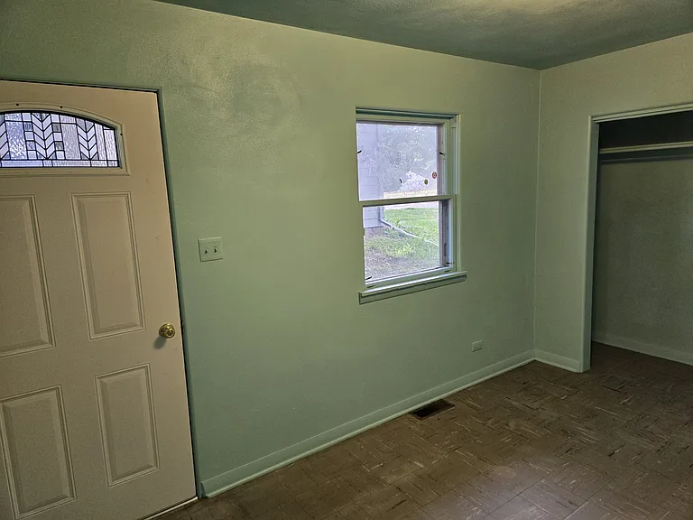1117 S Saxby Ave — Photo 15