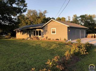 6632 SE Berryton Rd, Berryton, KS 66409