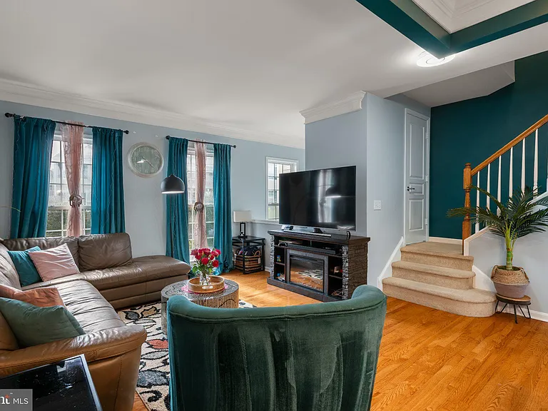 235 Baxter Dr — Photo 14