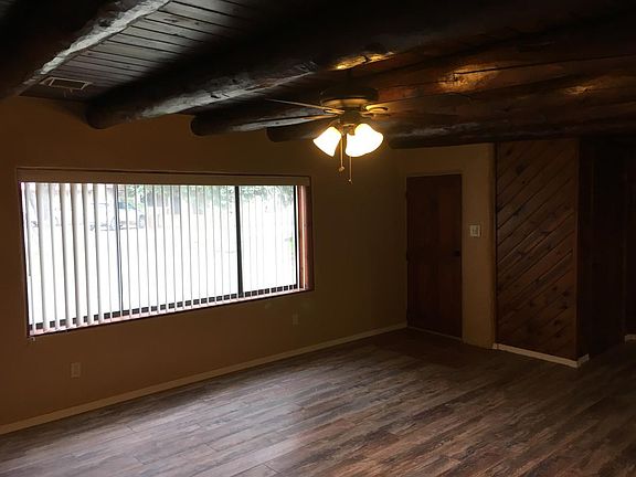 4th image of 310 Santistevan Ln