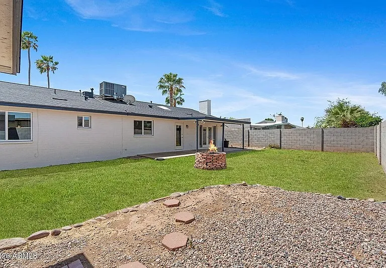 1664 E Del Rio Dr — Photo 33