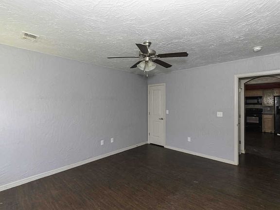 3rd image of 1407 Fox Hollow Ave