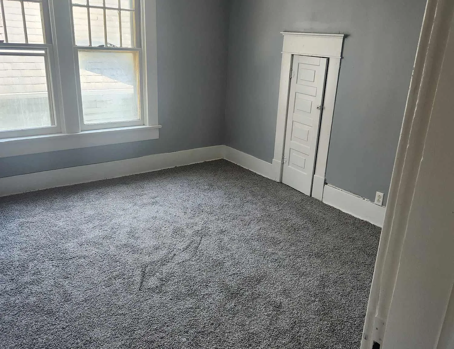 3 bed, 1.5 bath, 1320 sqft, $1,431 — Photo 3