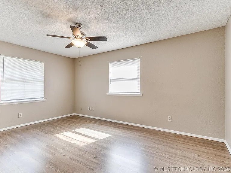 10132 E 27th St — Photo 10