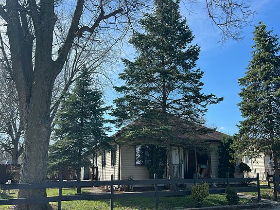 3rd image of 3026 Foltz St