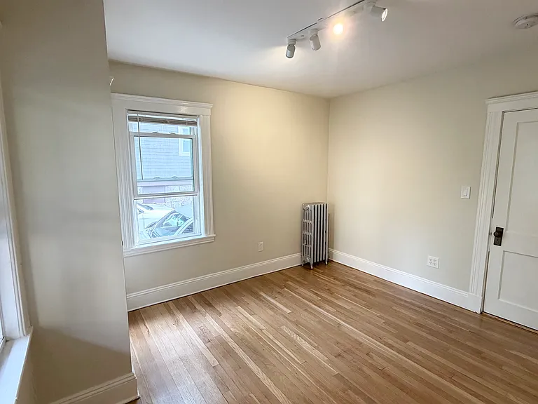 29 Beecher St #2 — Photo 12