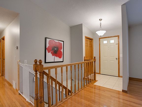3rd image of 13716 Wellington Cres E
