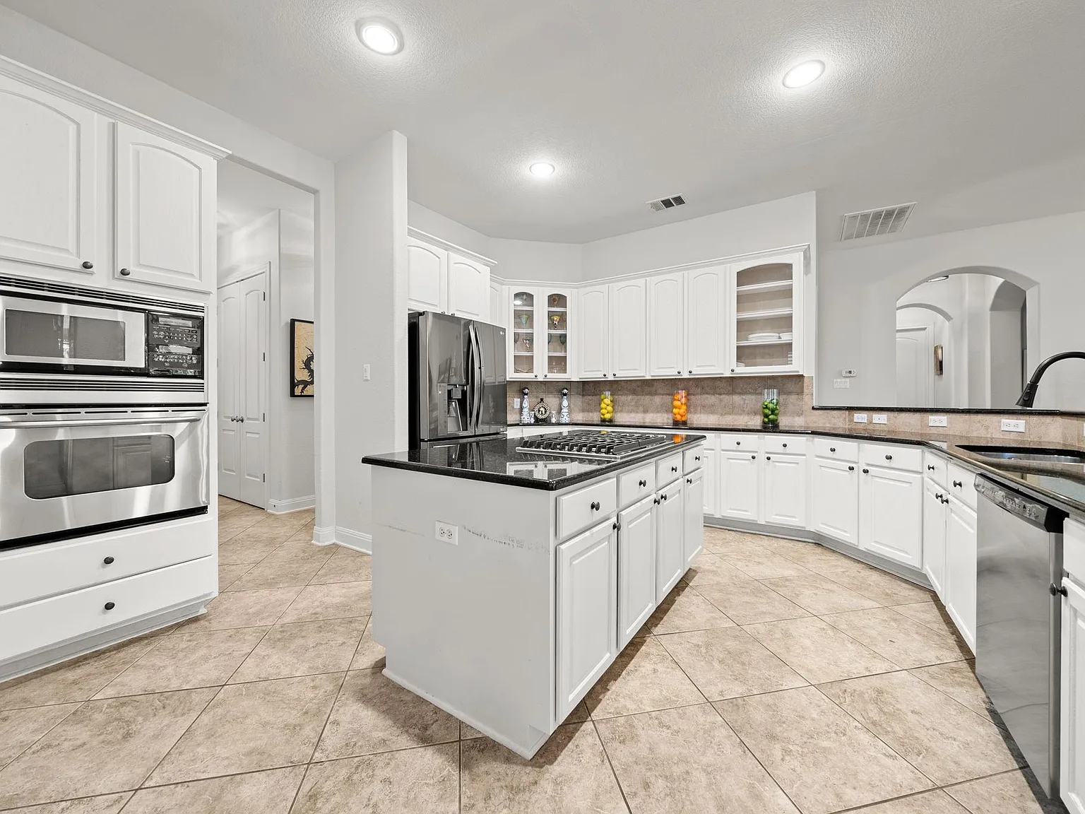 4 bed, 3.5 bath, 3428 sqft, $4,995 — Photo 4