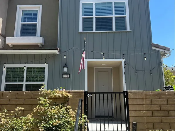 22719 Harmony Dr, Santa Clarita, CA 91350