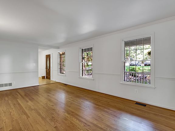 3rd image of 1601 Randallwood Ct