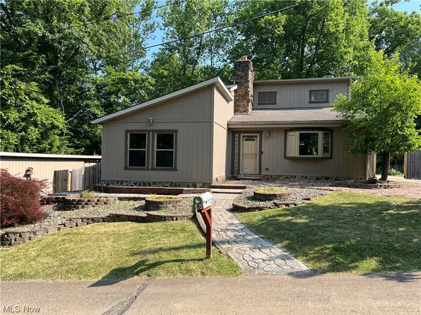 166 Northwood Dr, Parkersburg, WV 26104