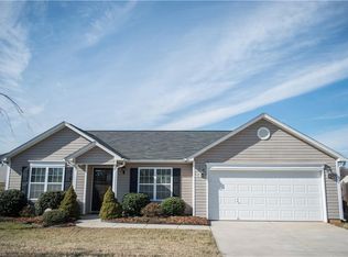 101 Florida Dr, Thomasville, NC 27360