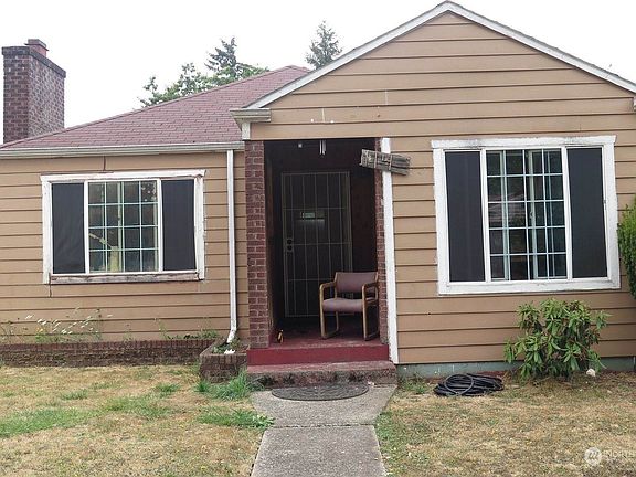 2nd image of 114 Shirley Ave