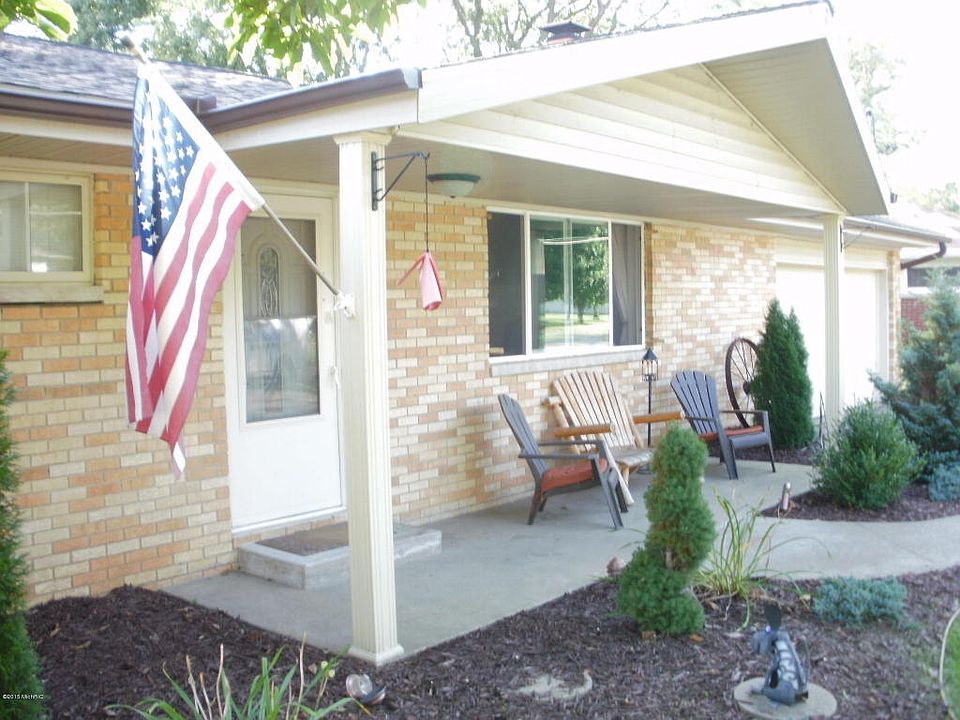 1st image of 91 Charles East Pl