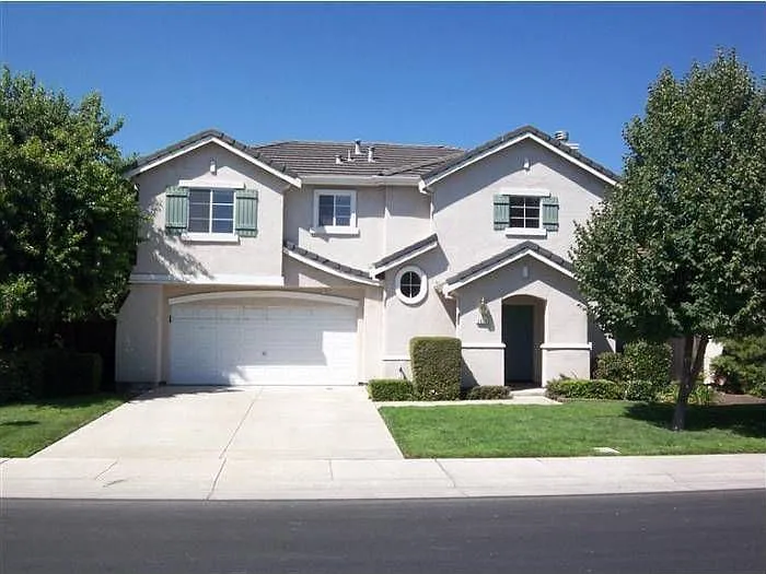 3833 Bridlewood Cir photo 1