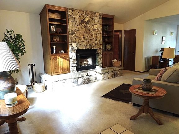 4th image of 914 Clifford Dr #9