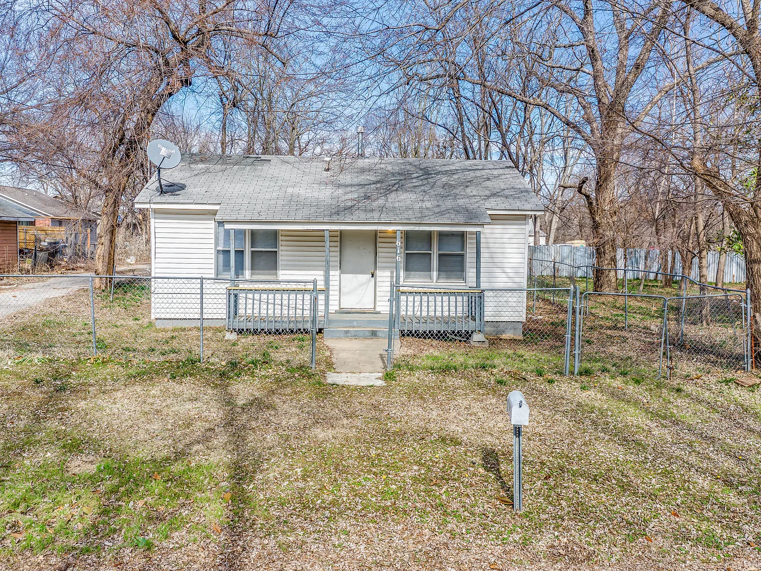 2 bed, 610 sqft, $795 — Photo 3