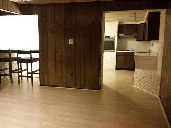 4th image of 1100 Grand Ave