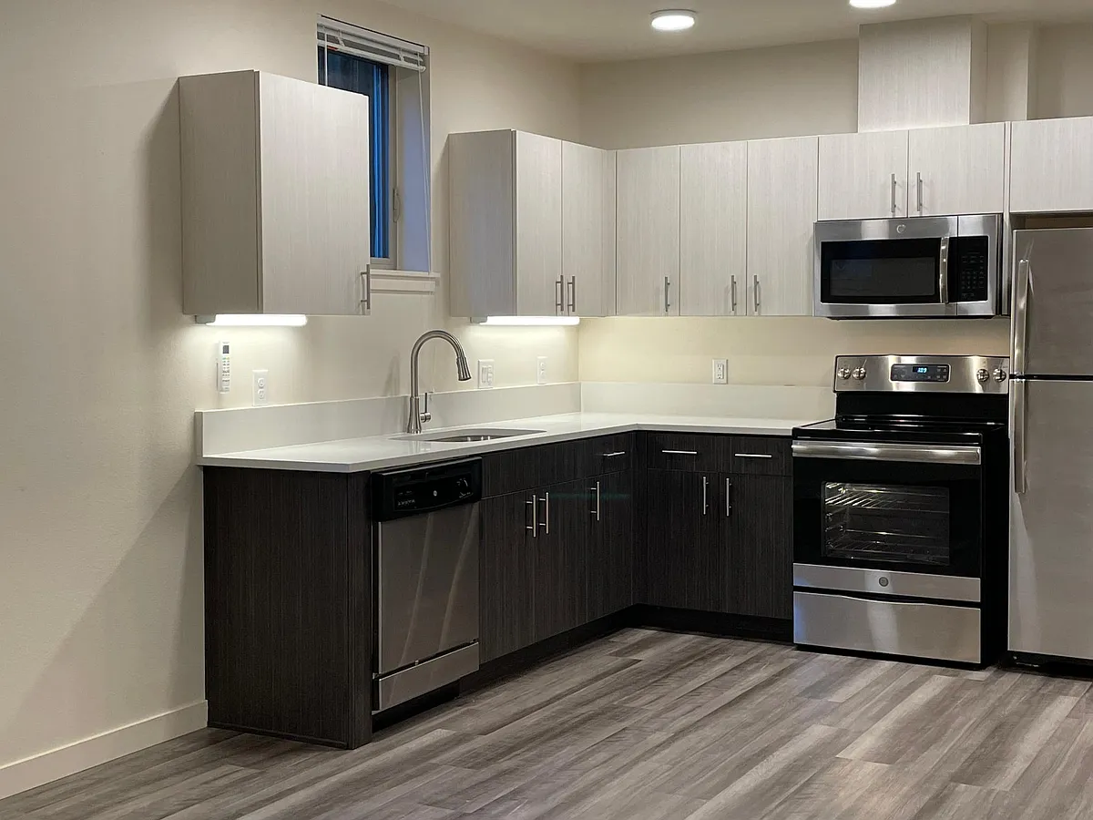 Building Photo - 1736 NE 45th Ave #1