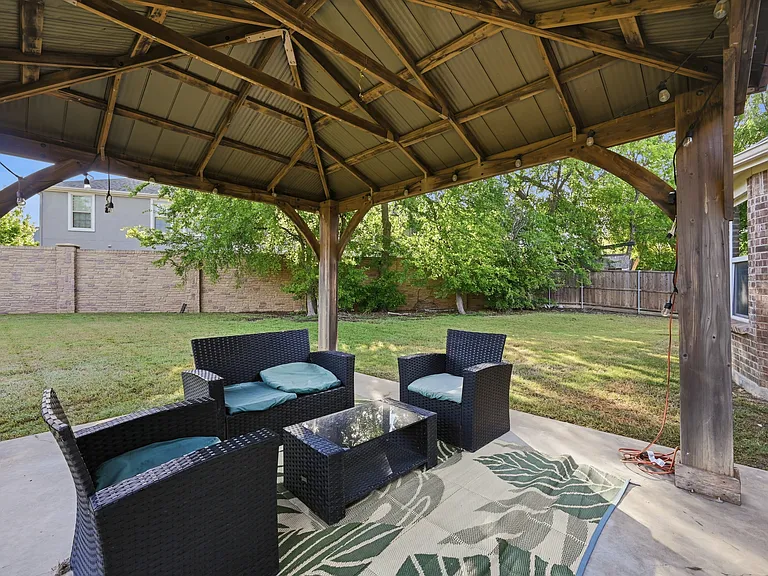 405 Windward Dr — Photo 31