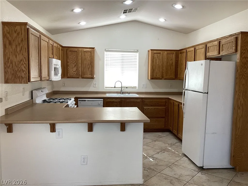 3 bed, 3.0 bath, 1487 sqft, $1,795 — Photo 3