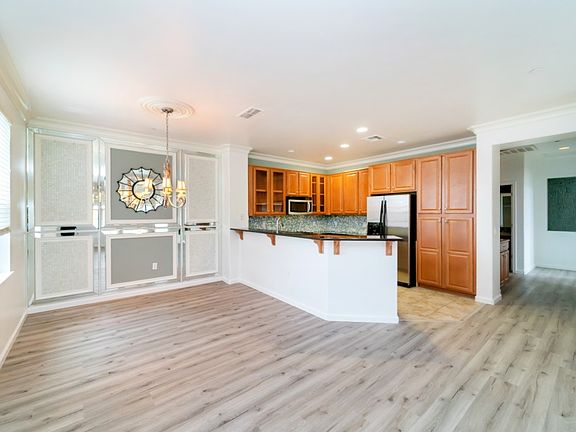 4th image of 410 Regatta Ln APT 205