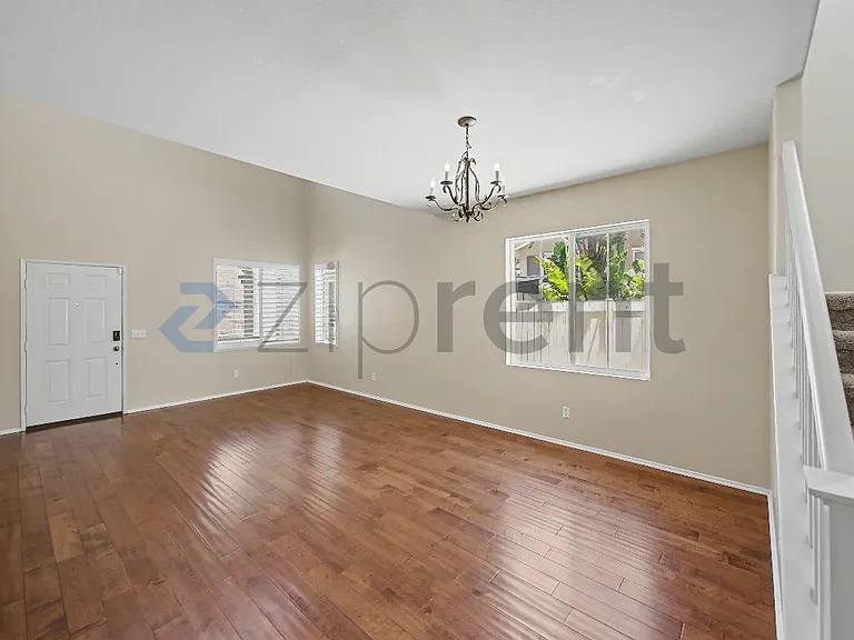 294 Kieswetter St — Photo 11