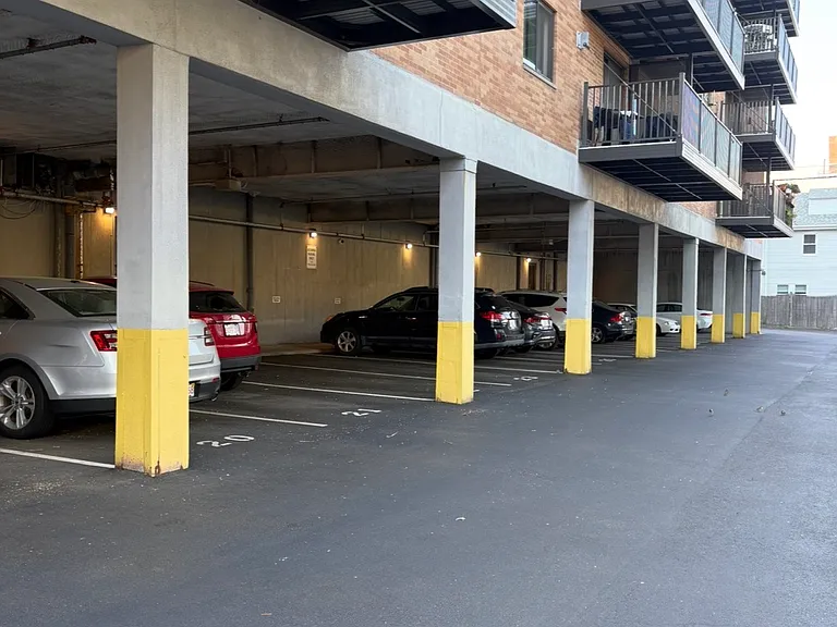 60 Pleasant St #421 — Photo 7