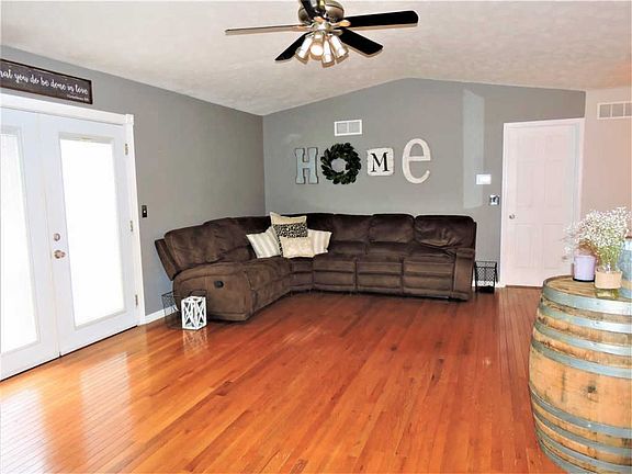 4th image of 5355 Oakwood Dr