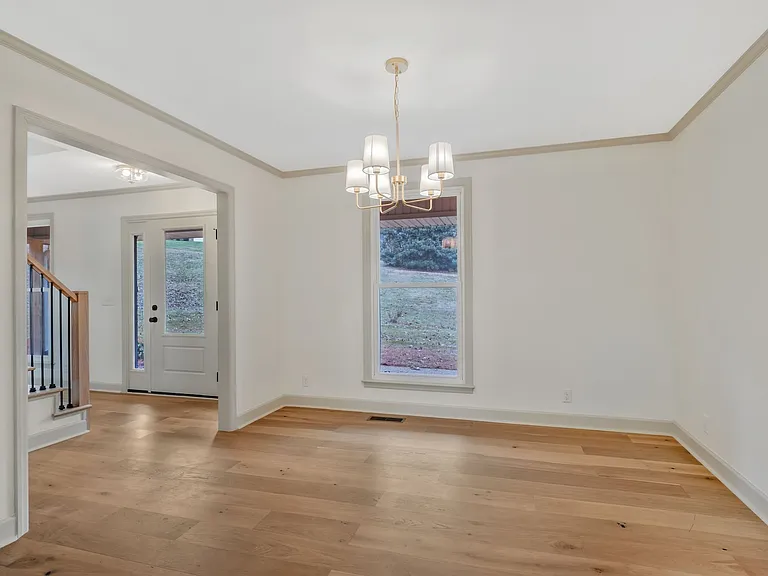 115 Pascal Dr — Photo 21