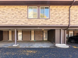 26 Cour Versaille #26, Palos Hills, IL 60465