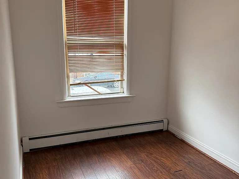 103-105 Devon St #1R — Photo 4