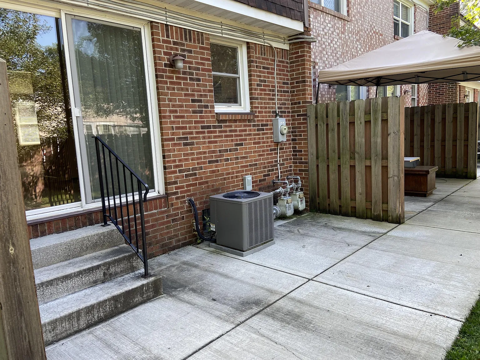 Creekside Drive - 147 — Photo 3