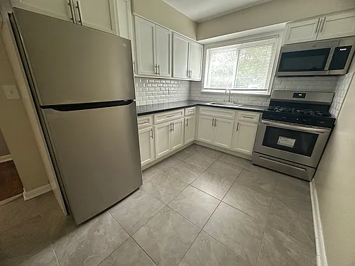 200 Broad Ave Photo 1