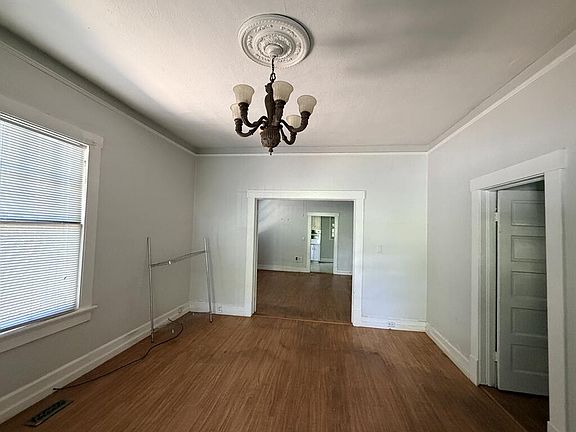 5th image of 1922 17th Ave