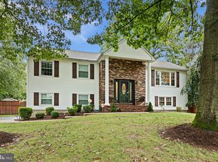 5 Duffield Dr, Ewing, NJ 08628