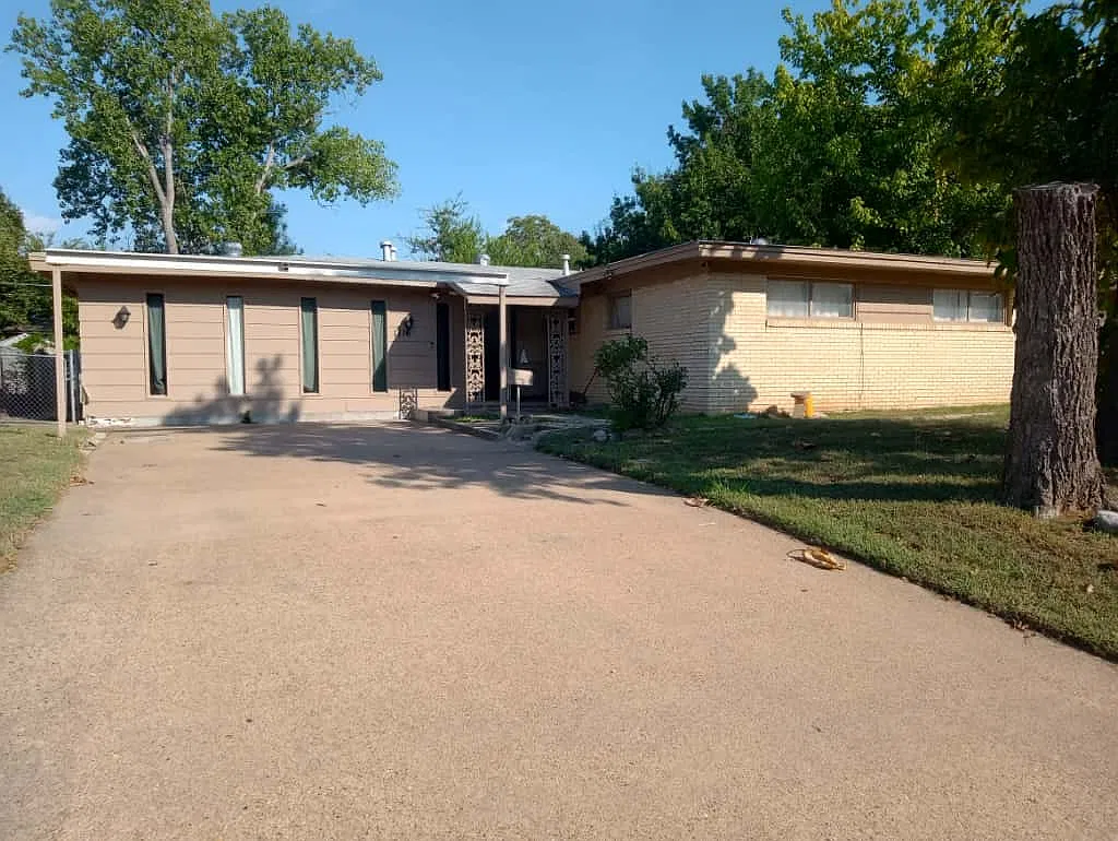 6 bed, 3.5 bath, 2000 sqft, $2,600 — Photo 3