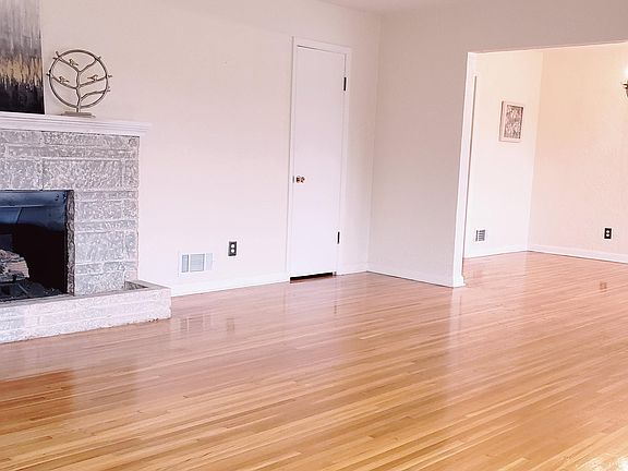 4th image of 310 Meier Dr
