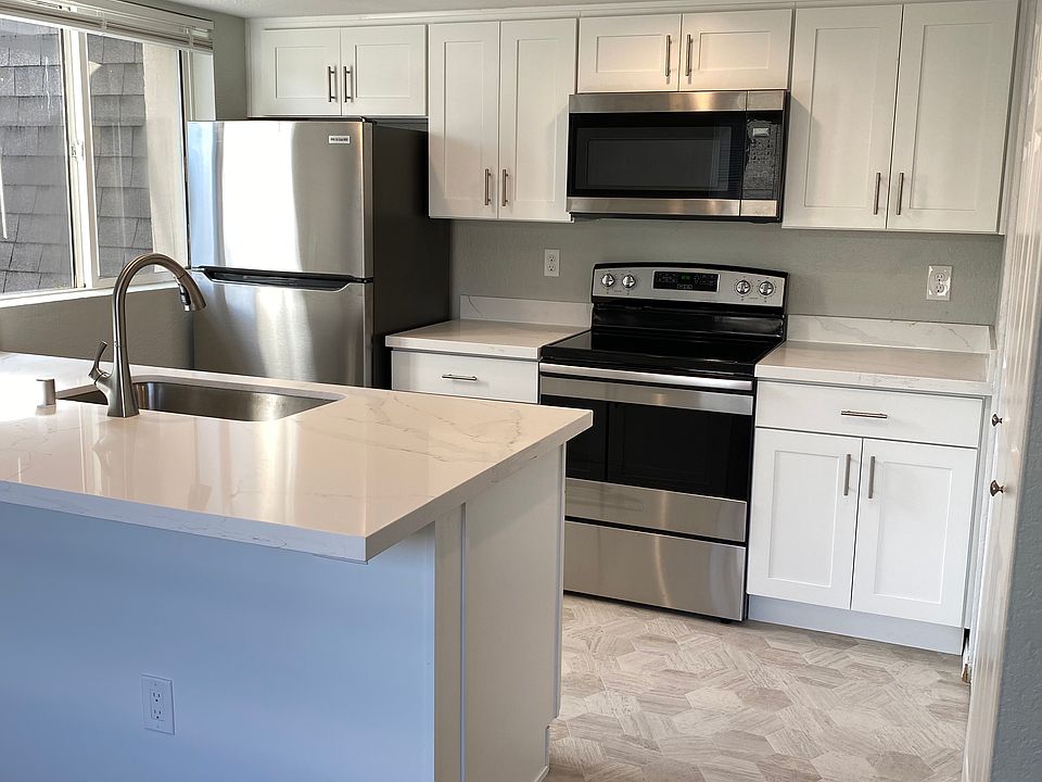 1st image of 14517 NE 6th Pl #4