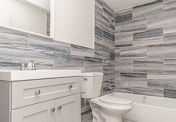 4th image of 2828 W 17th St #2F