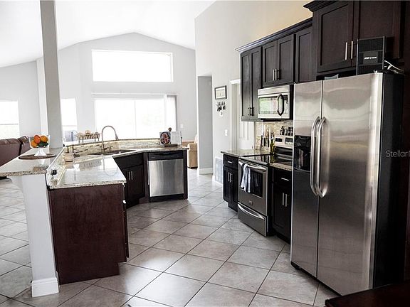 5th image of 1434 Silverthorn Dr